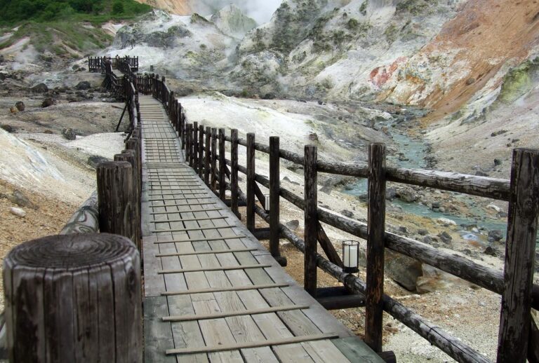登別的地獄祭 nature, valley, outdoor