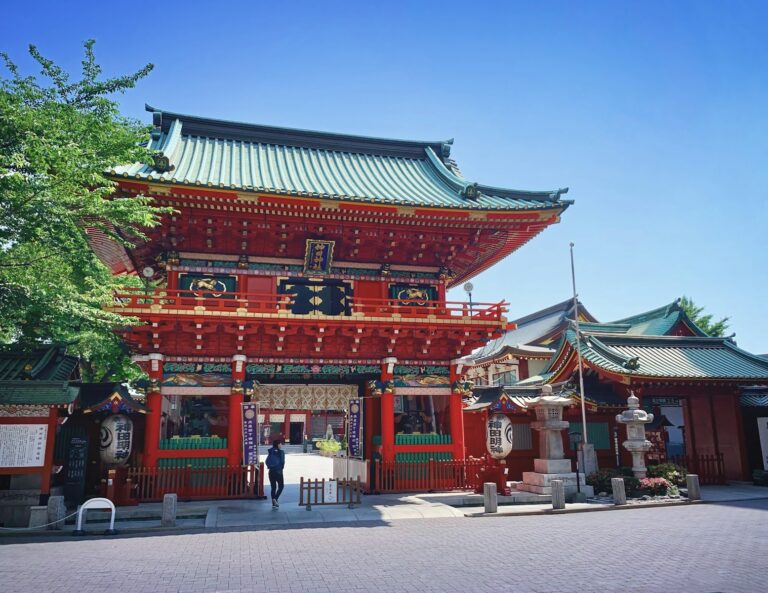 神田祭與東京 red and gray pagoda