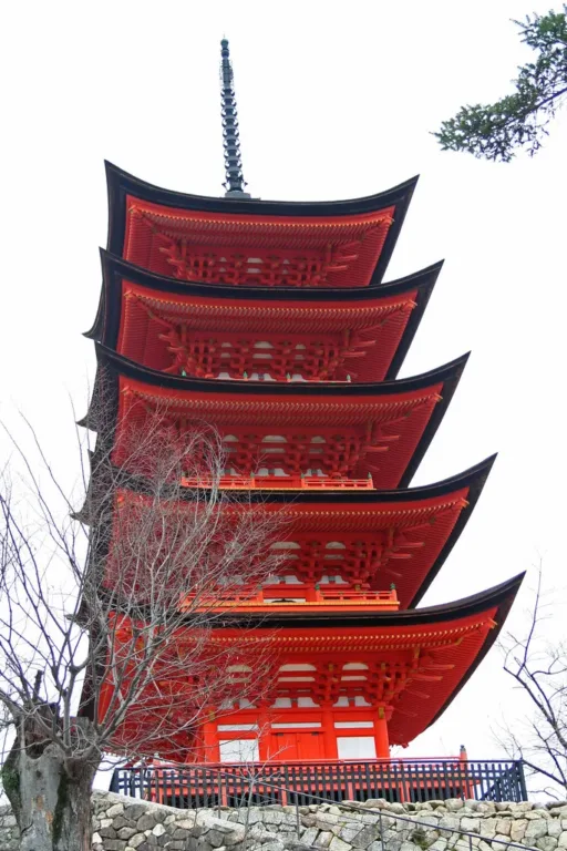 日本三景之一的廣島宮島 Five-Storied Pagoda miyajima